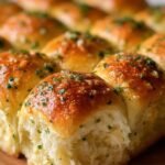 Garlic Butter Dinner Rolls